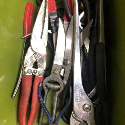 W26: Collection of Grips and Snips