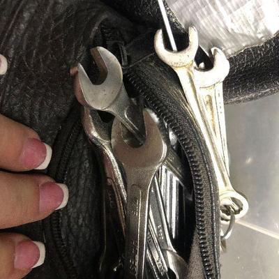 W27: Bag of Wrenches