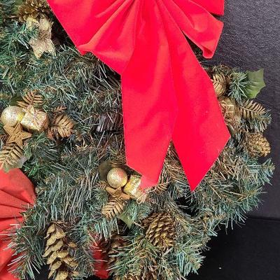 C13: Holiday Wreaths and Tinsel Garland