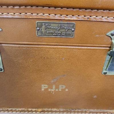 C15: Vintage Travel Make-Up Case and More