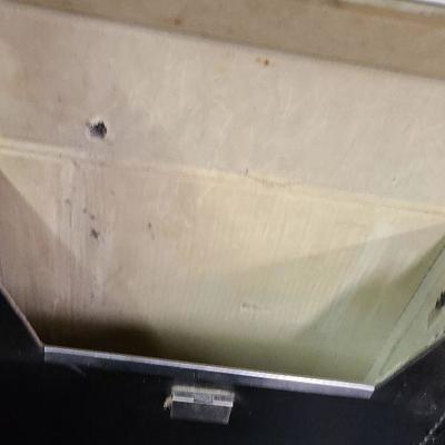 C15: Vintage Travel Make-Up Case and More