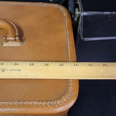 C15: Vintage Travel Make-Up Case and More