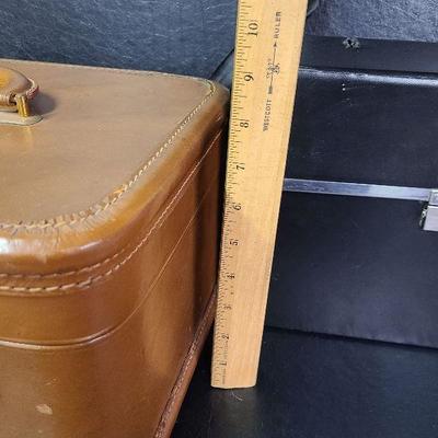 C15: Vintage Travel Make-Up Case and More