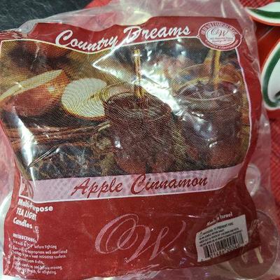 C19: Holiday Candle Lot