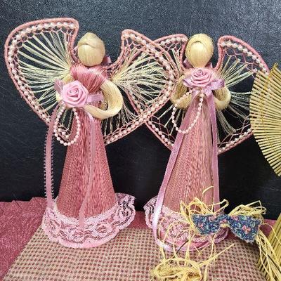 C20: Angel Placemats and Angel Collector Sign