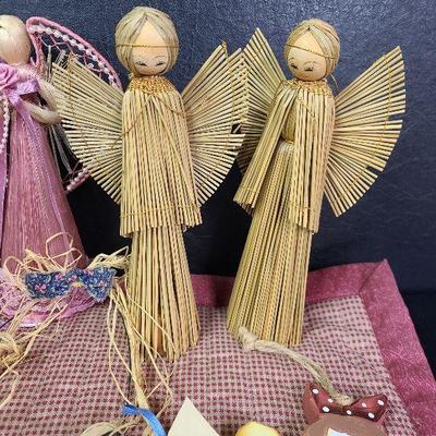 C20: Angel Placemats and Angel Collector Sign