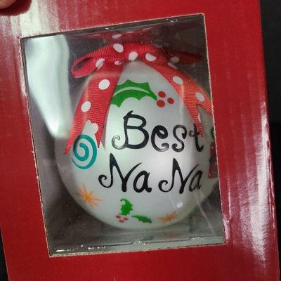 C23: Nana and Grandpa Ornaments