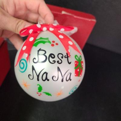 C23: Nana and Grandpa Ornaments