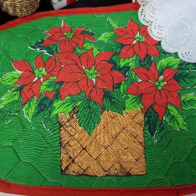 C224: Christmas Placemats and Decor