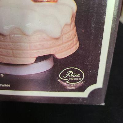 C225: Precious Moments Ornaments and More