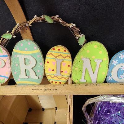 C229: Spring Decorations and Candle