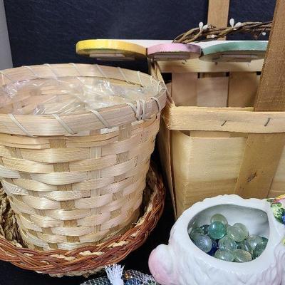 C229: Spring Decorations and Candle