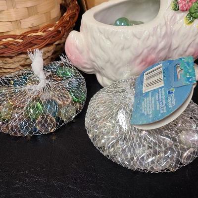 C229: Spring Decorations and Candle