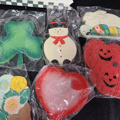 C233: Lillian Vernon Seasons Wood Plaques