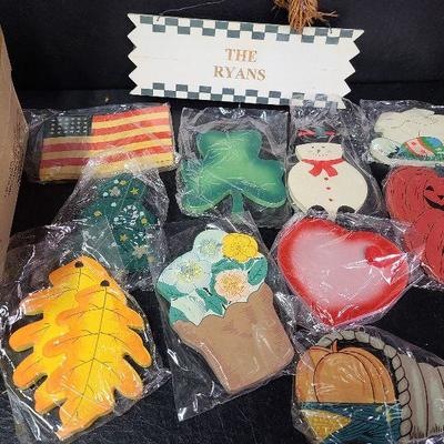 C233: Lillian Vernon Seasons Wood Plaques