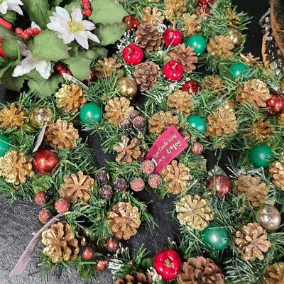 C238: Candle Wraps and Pinecone Holiday Centerpiece