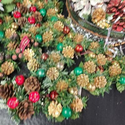 C238: Candle Wraps and Pinecone Holiday Centerpiece