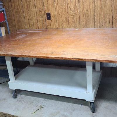 C241: Custom Crafters Workbench/Table