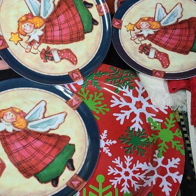 C243: Holiday Rubbermaid, Decorative Ziplocks, Dishtowels and More