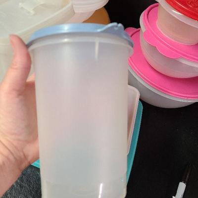 C244: Tupperware Lot