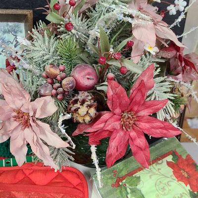 C247: New Holiday Bows, Dishtowels, Metal Wreath Holder, and more
