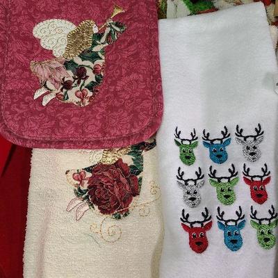 C247: New Holiday Bows, Dishtowels, Metal Wreath Holder, and more