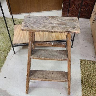 C248: Small Wood Ladder and Metal/Wood Shelf with Wire Basket