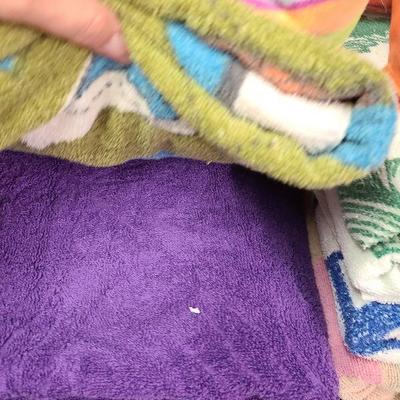 C50: Life Vests and Beach Towel Lot