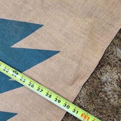 C51: Flat Burlap Wall Christmas Tree