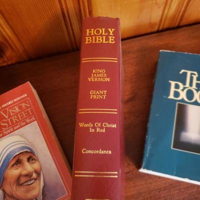 2-227: Red Letter Bible lot