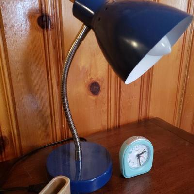 2-229: Desk top lot