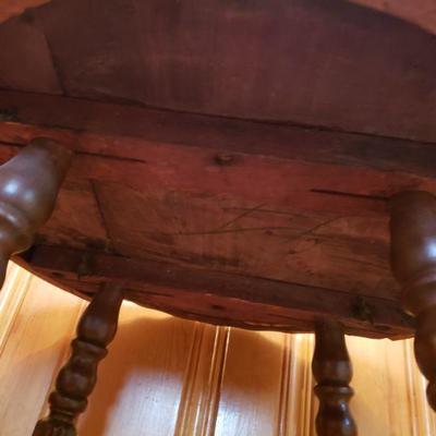 2-230: Antique Claw & Ball Foot Table 