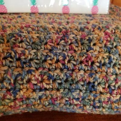 2-231: New Full Size Martha Stewart Sheet Set & Crochet Throw
