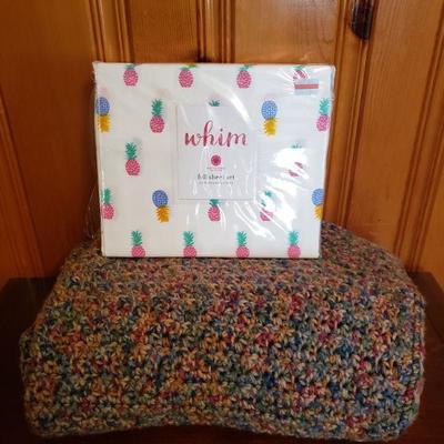 2-231: New Full Size Martha Stewart Sheet Set & Crochet Throw