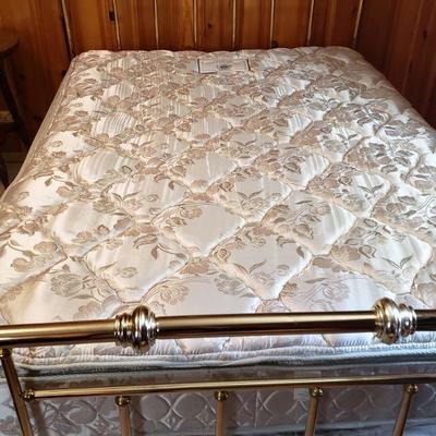 2-237: Queen Size Brass Bed