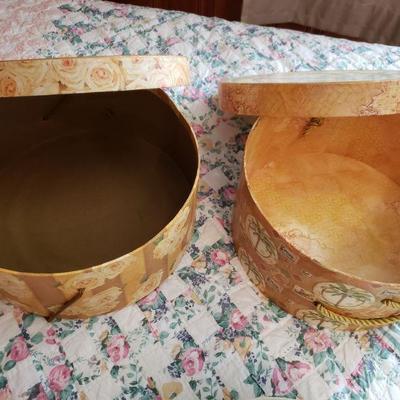 2-243: Hats and Hat Boxes lot