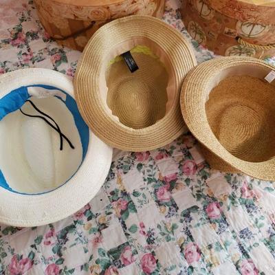 2-243: Hats and Hat Boxes lot