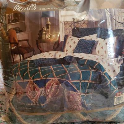 2-244: New Bill Blass King Bed Set