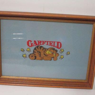 Lot 195 - Framed Garfield Needlepoint 14 1/2" x 10 1/2"