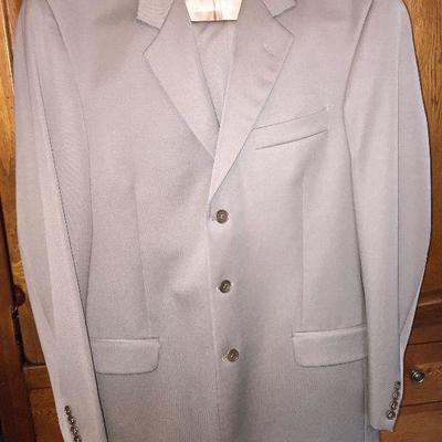 M 50: Pazoni khaki suit, 42, wool