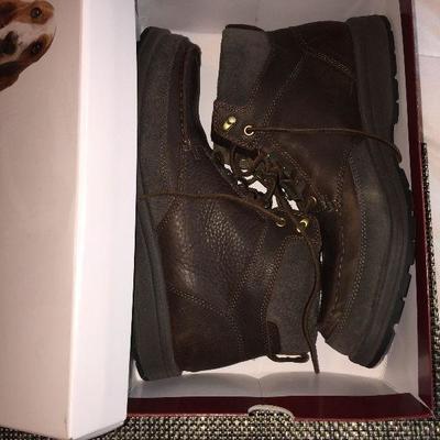 S 60a S 60b: Hushpuppie boots,brown 10.5, New