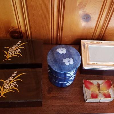 2-250: Trinket Box lot