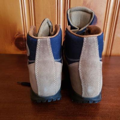 2-255: Italian Gore Tex Boots Womens