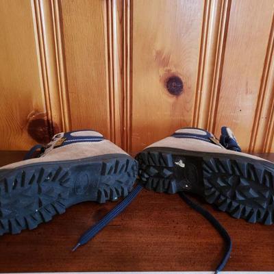 2-255: Italian Gore Tex Boots Womens