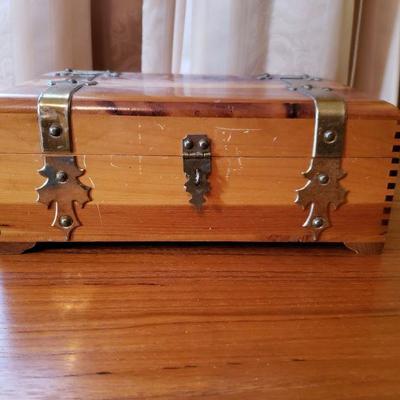 2-264: Vintage Wood Jewelry Box