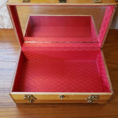 2-264: Vintage Wood Jewelry Box