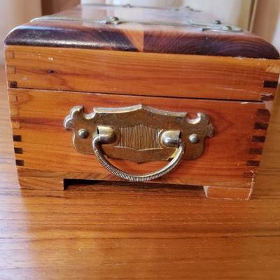 2-264: Vintage Wood Jewelry Box