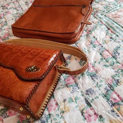 2-269: Vintage Alligator & Leather Purse