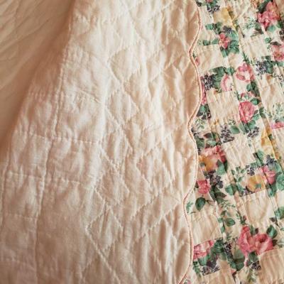 2-270: King Size American Pacific Quilt 