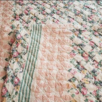 2-270: King Size American Pacific Quilt 